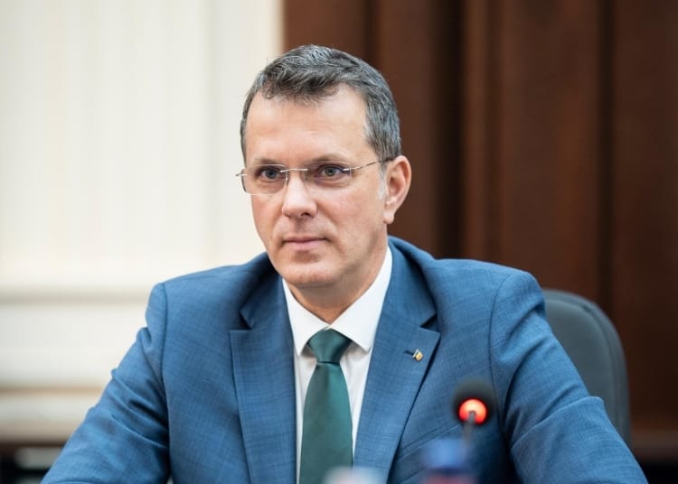 Ministrul Ionuț Moșteanu și-a depus demisia din fruntea MApN